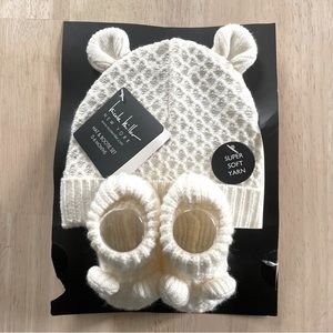 NWT 0-6M Nicole Miller Hat & Bootie Set